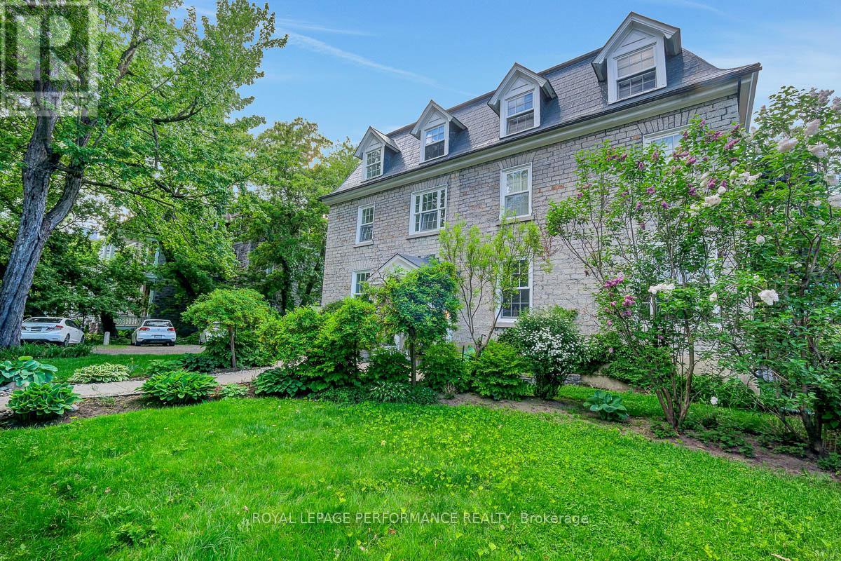 #3 315 DALY AVENUE - 41