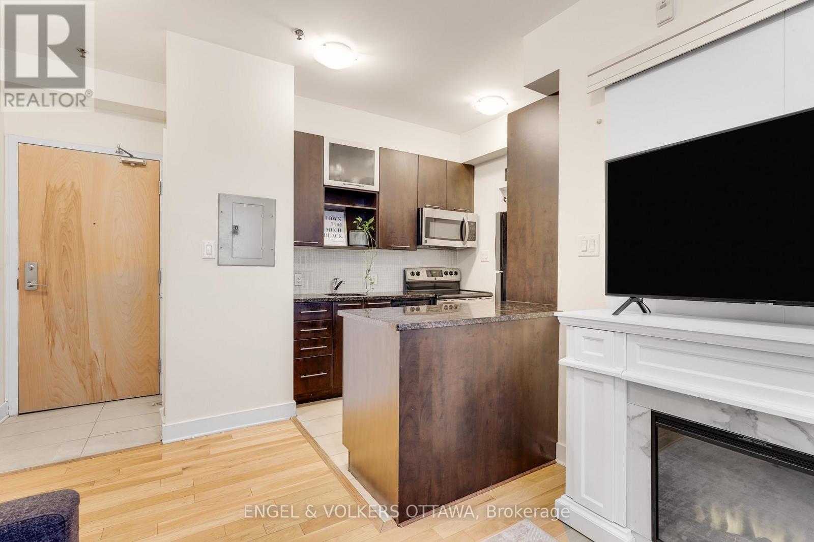 #104 360 CUMBERLAND STREET - 11