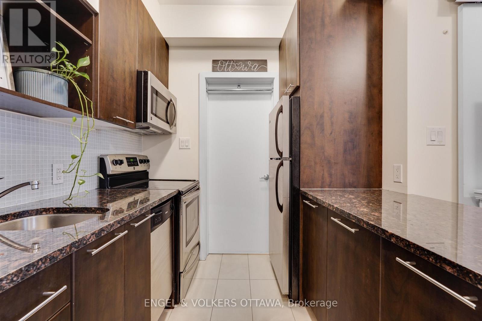 #104 360 CUMBERLAND STREET - 13