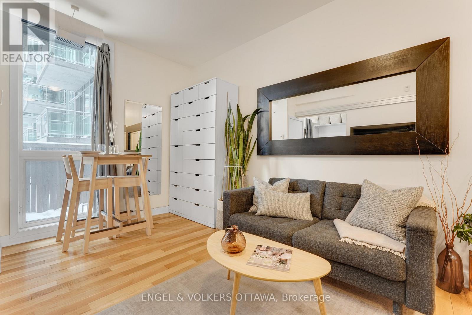 #104 360 CUMBERLAND STREET - 6