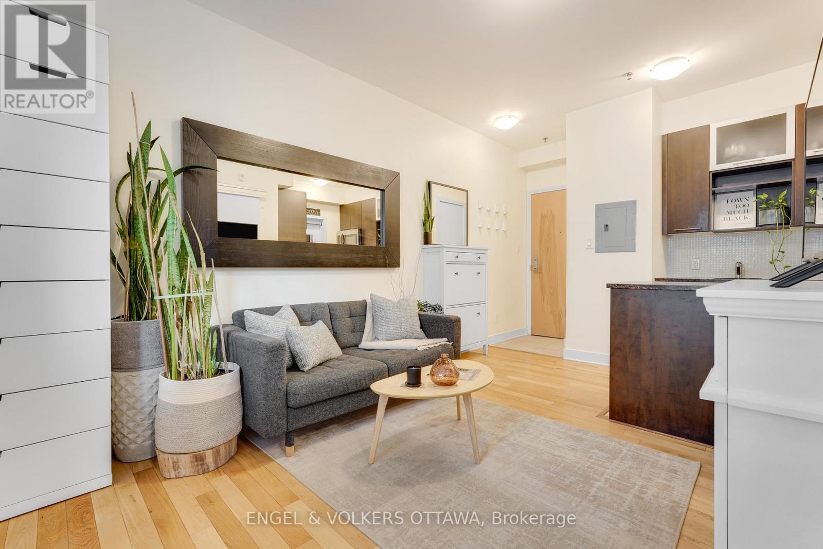 #104 360 CUMBERLAND STREET - 7