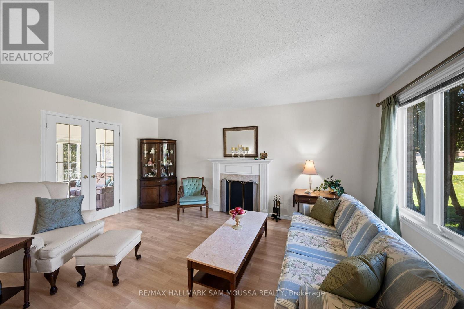 1 WILLOW GLEN DRIVE - 21