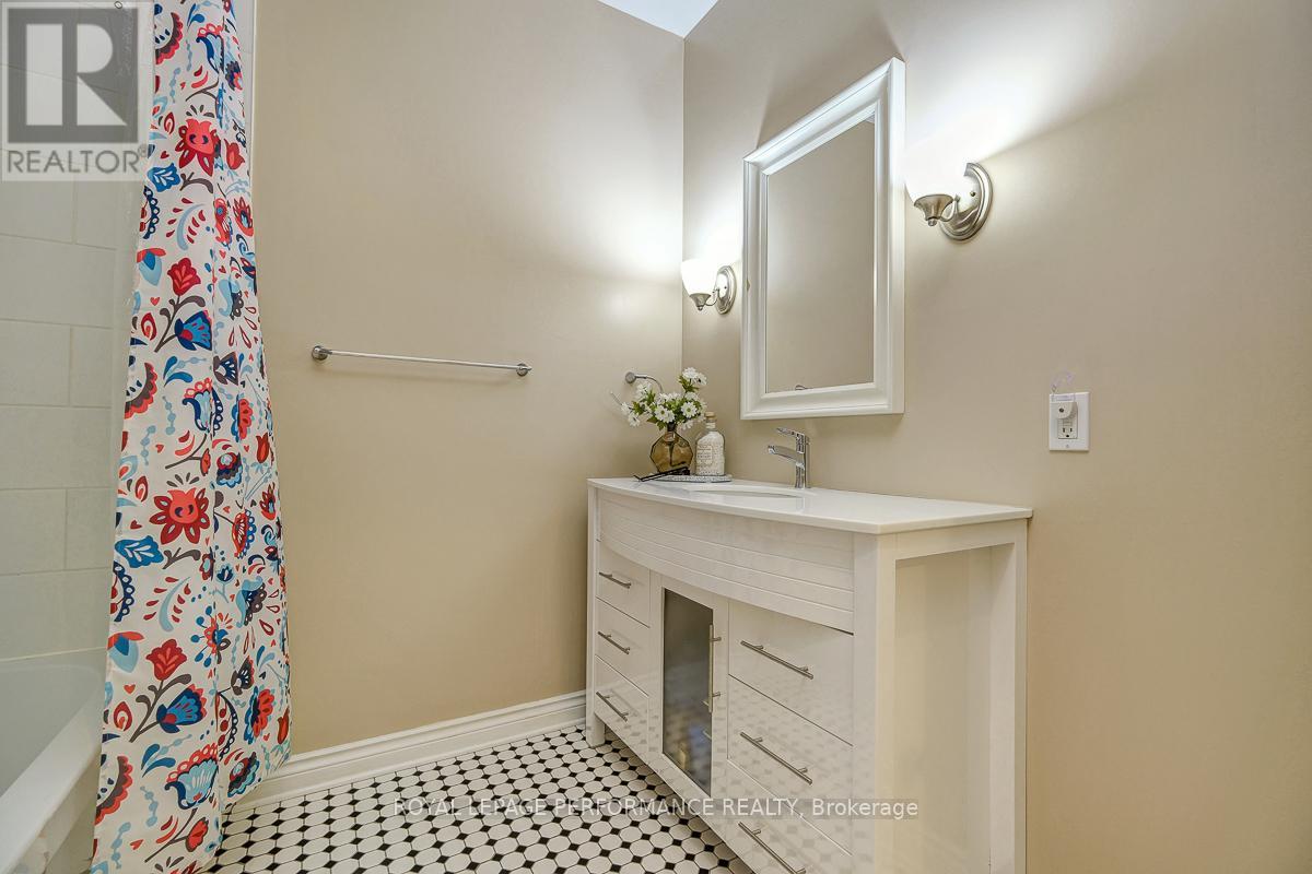 6 HILDA STREET - 22