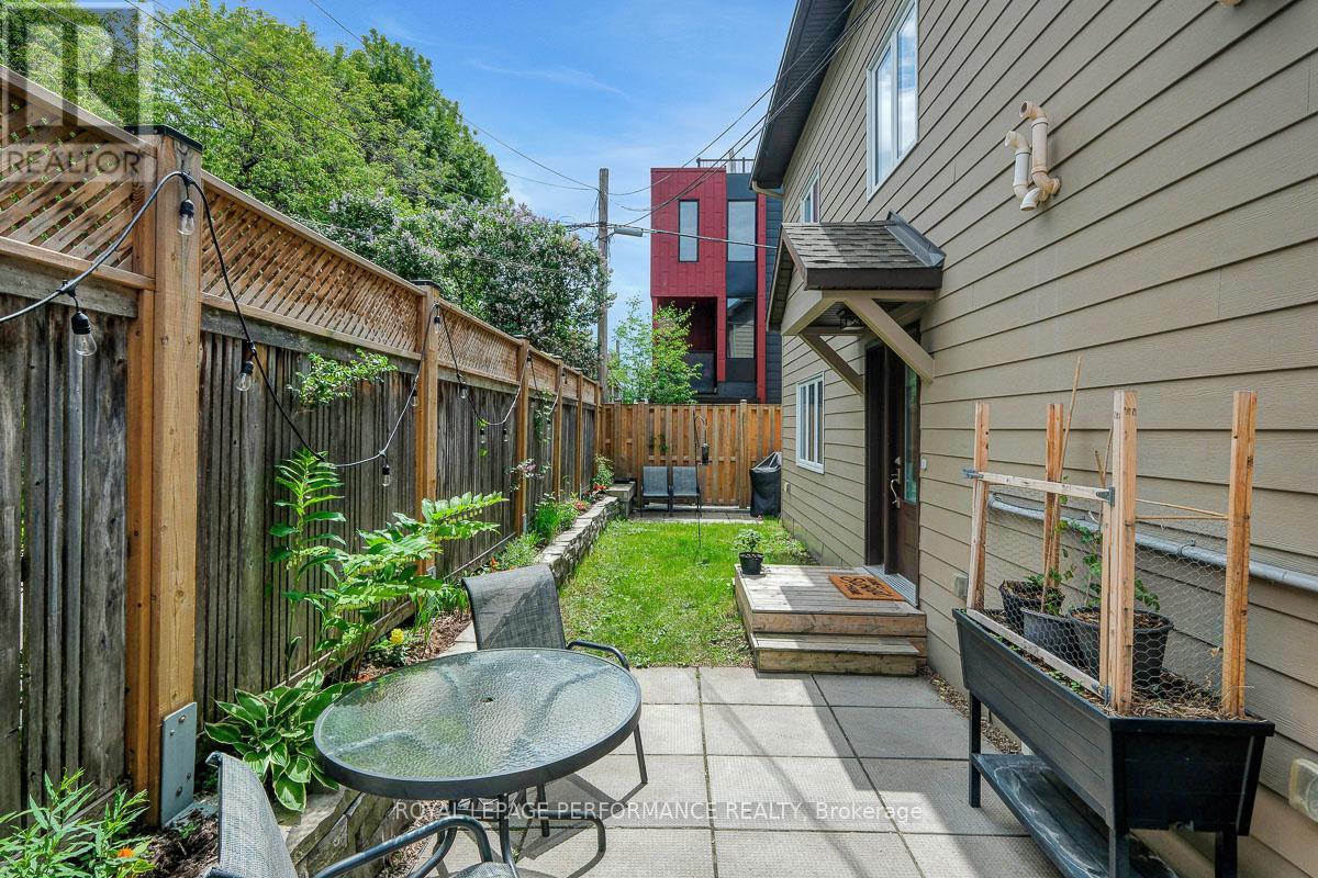 6 HILDA STREET - 26