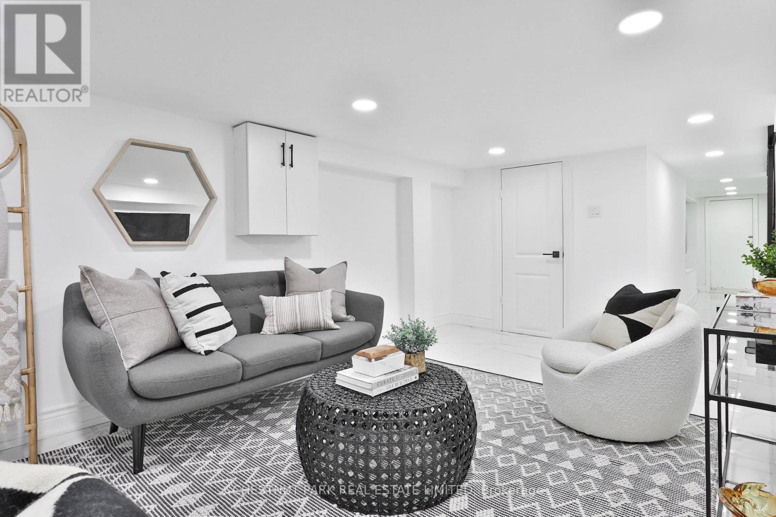 1341 DUPONT STREET - 26