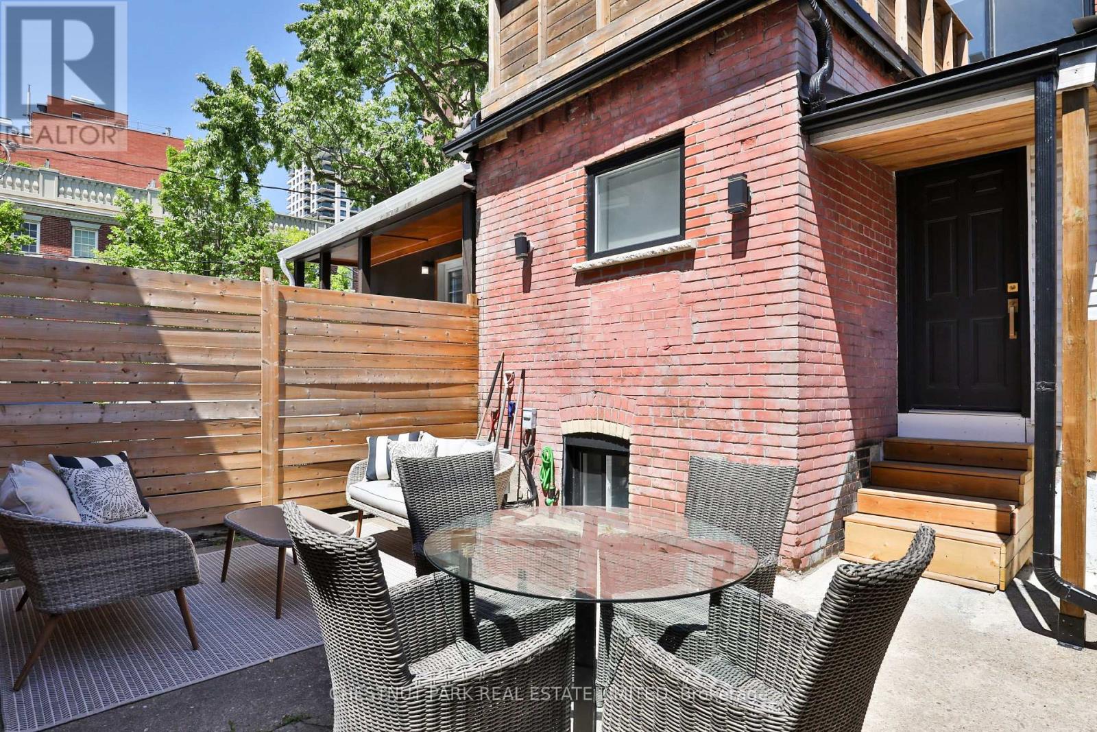 1341 DUPONT STREET - 33