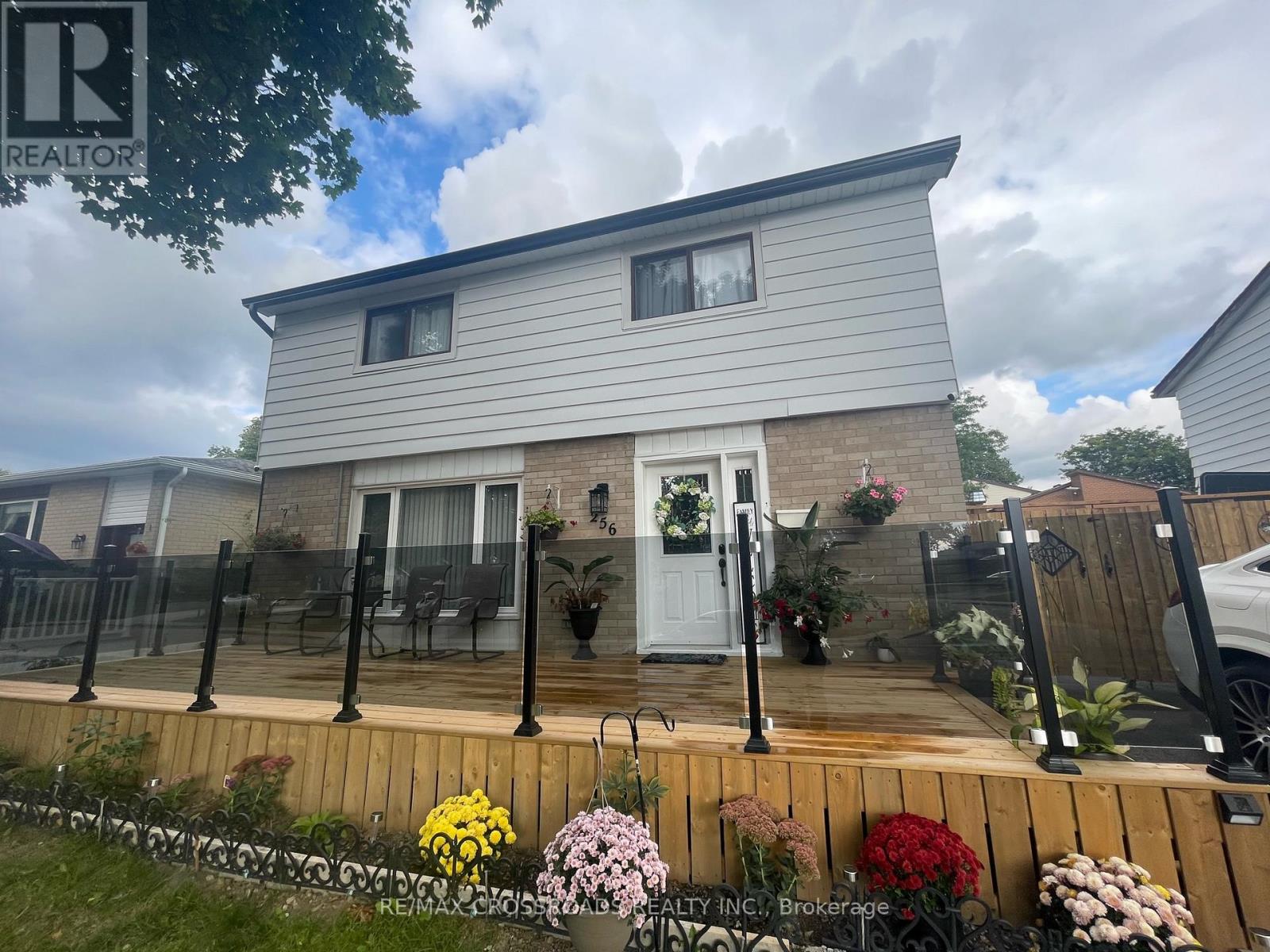 Photo of 256 Birchcliffe Crescent