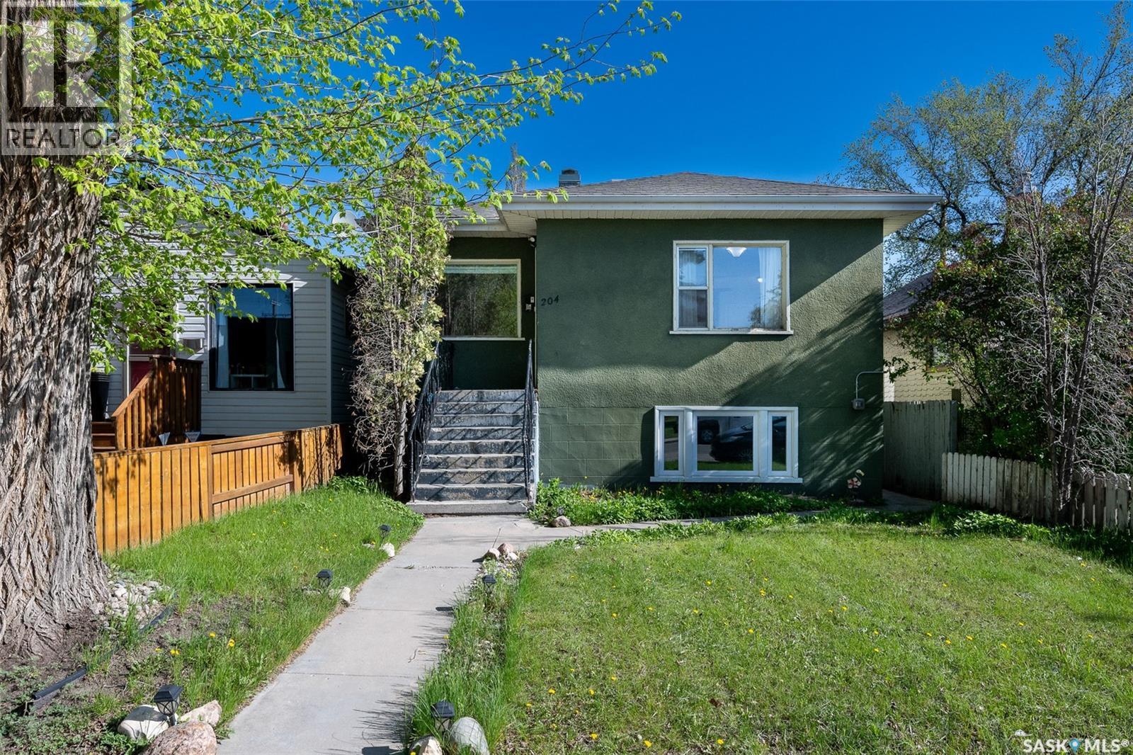 204 25th STREET W - 1