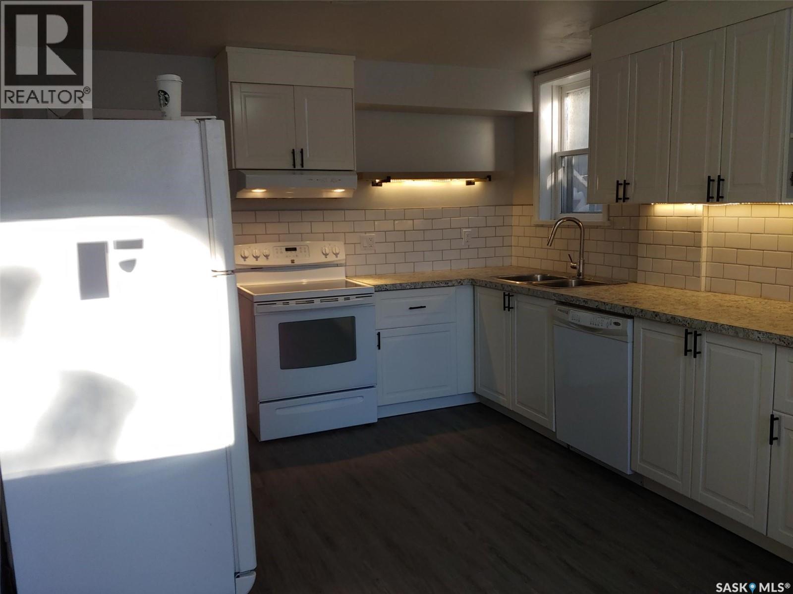 204 25th STREET W - 32