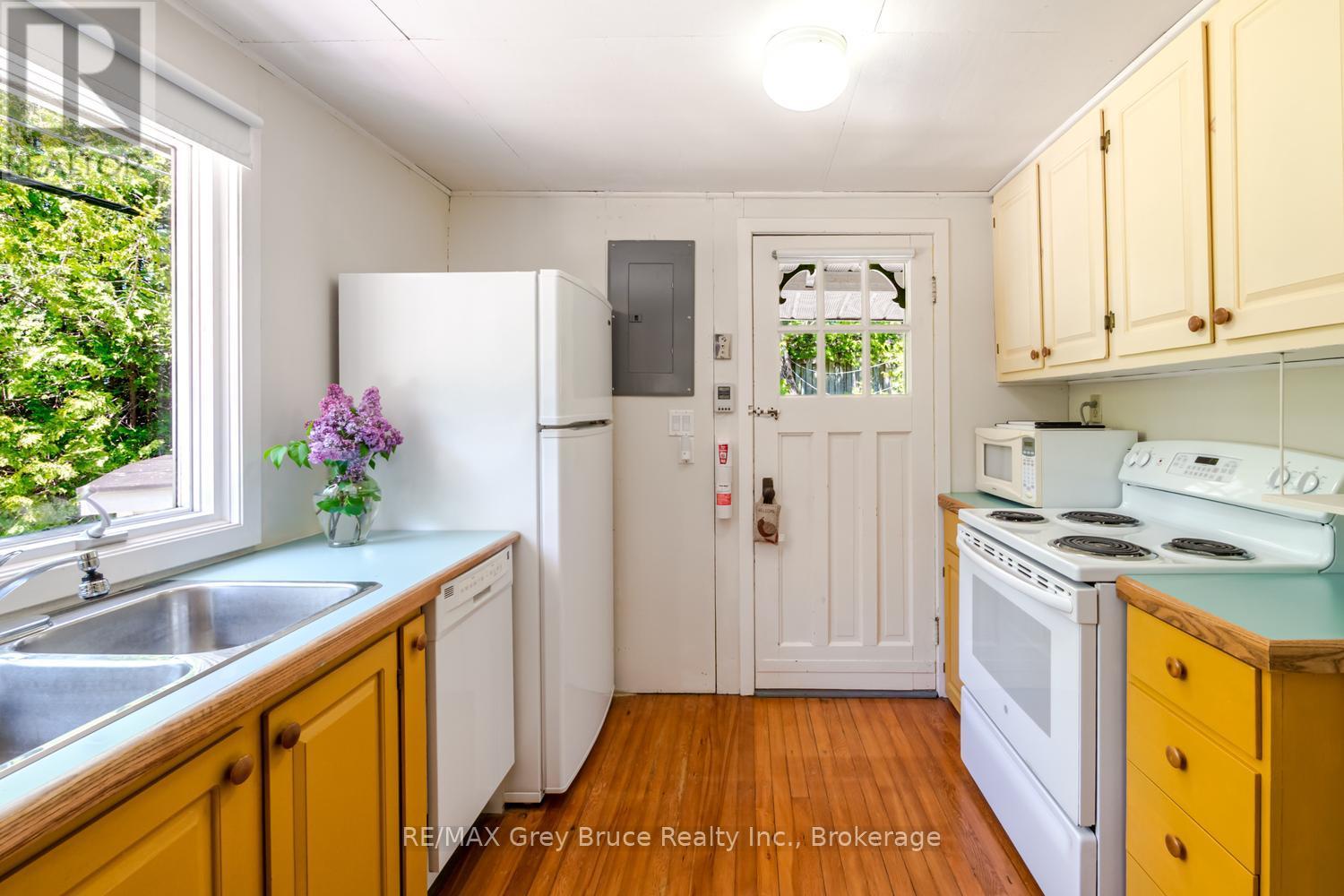 19 5TH AVENUE SOUTH AVENUE - 18