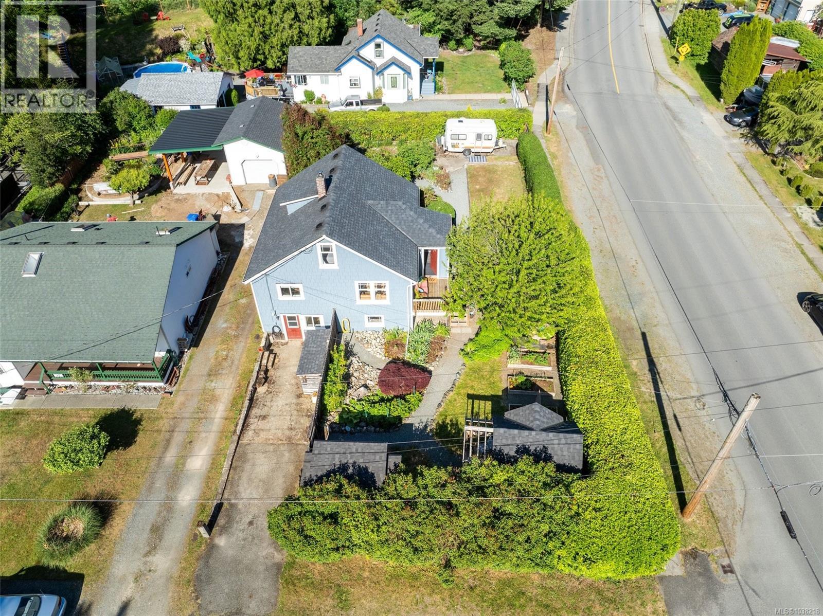 37 Cowichan Ave W - 43