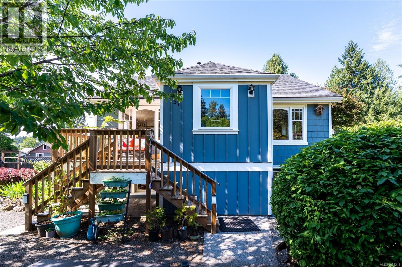 37 Cowichan Ave W - 8