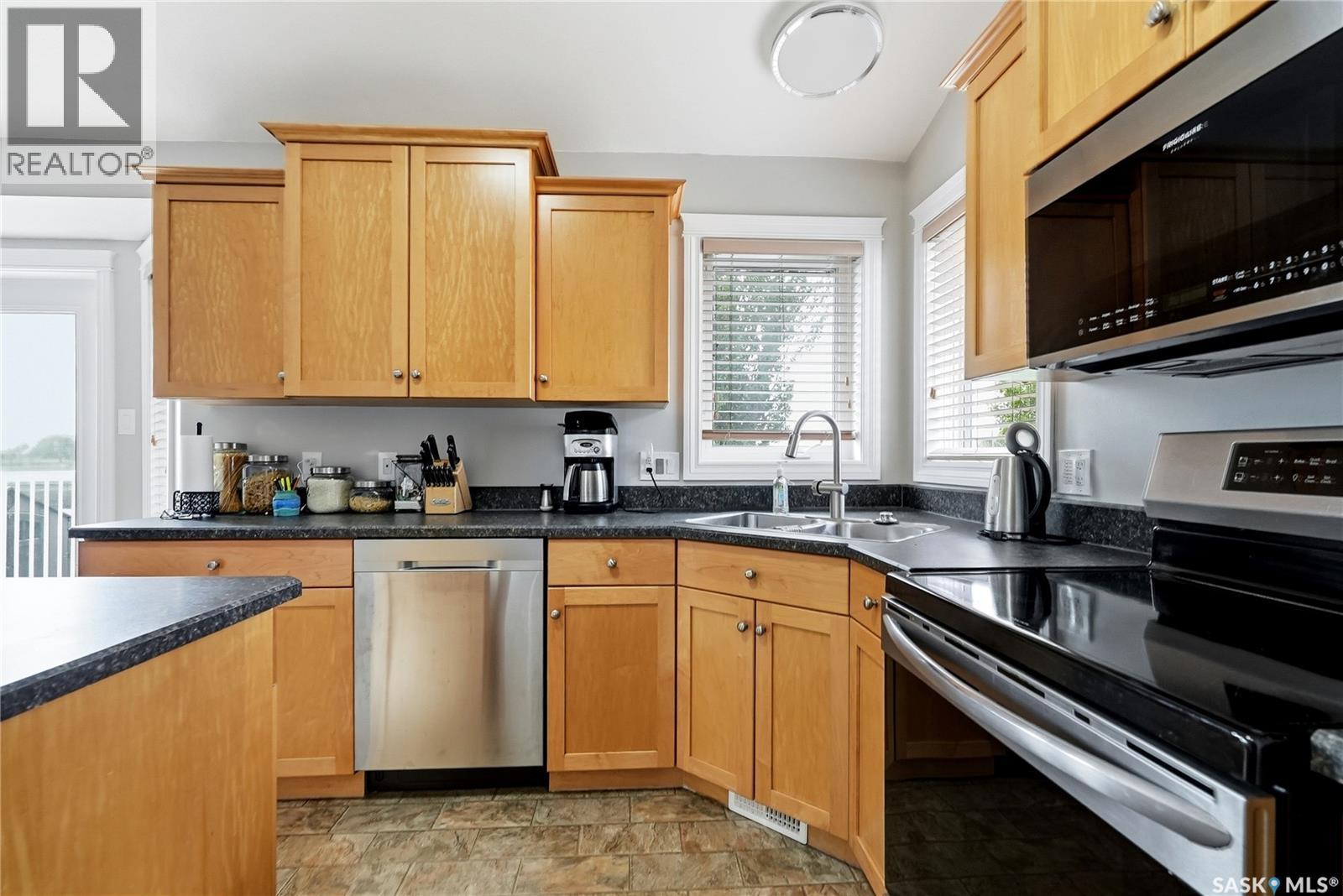469 Brooklyn CRESCENT - 12