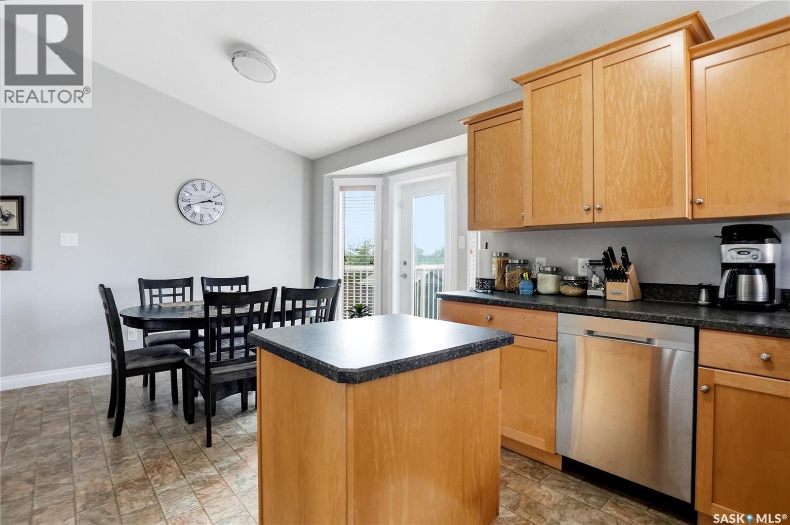 469 Brooklyn CRESCENT - 13