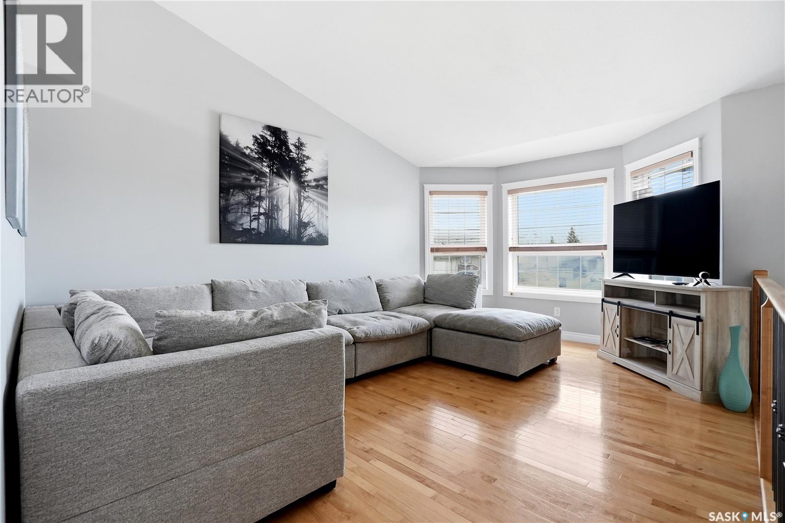 469 Brooklyn CRESCENT - 5