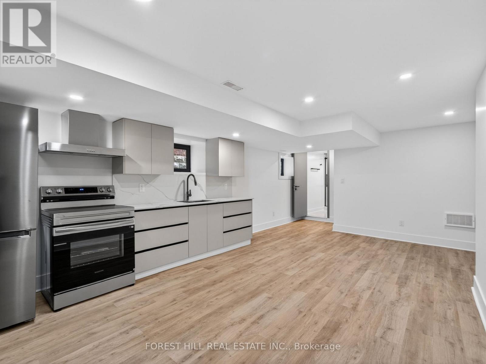 249 LAUDER AVENUE - 33
