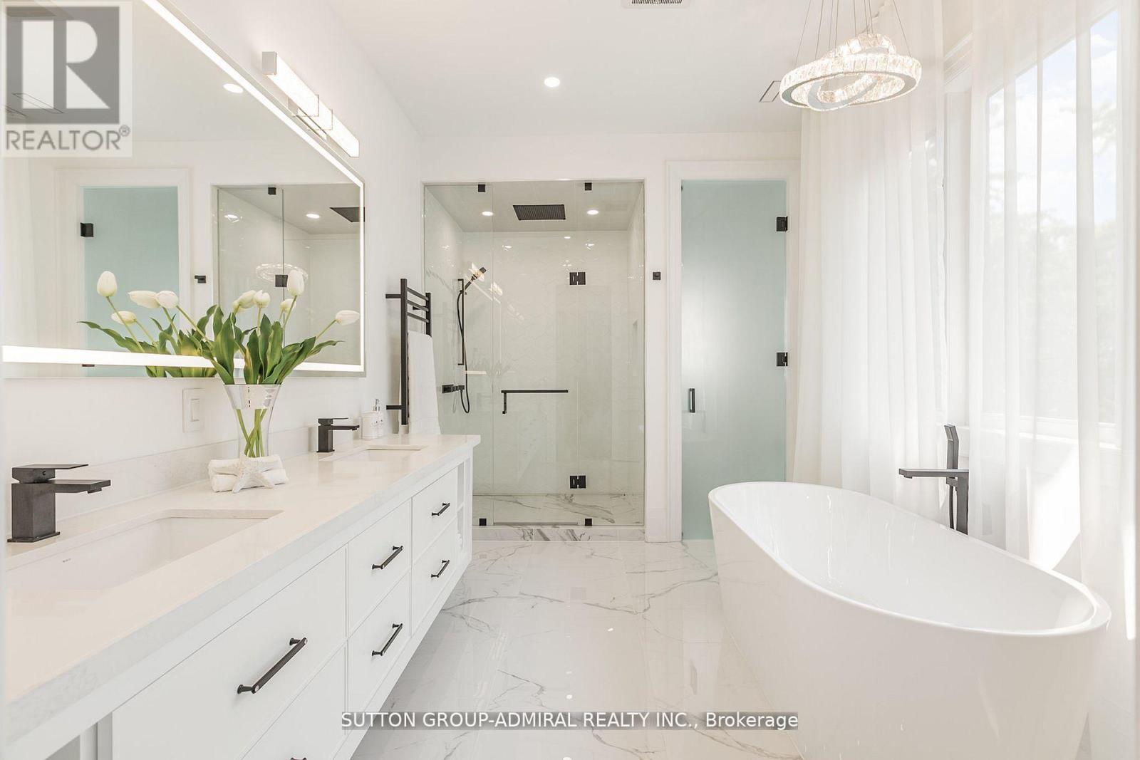 125 REGINA AVENUE - 18