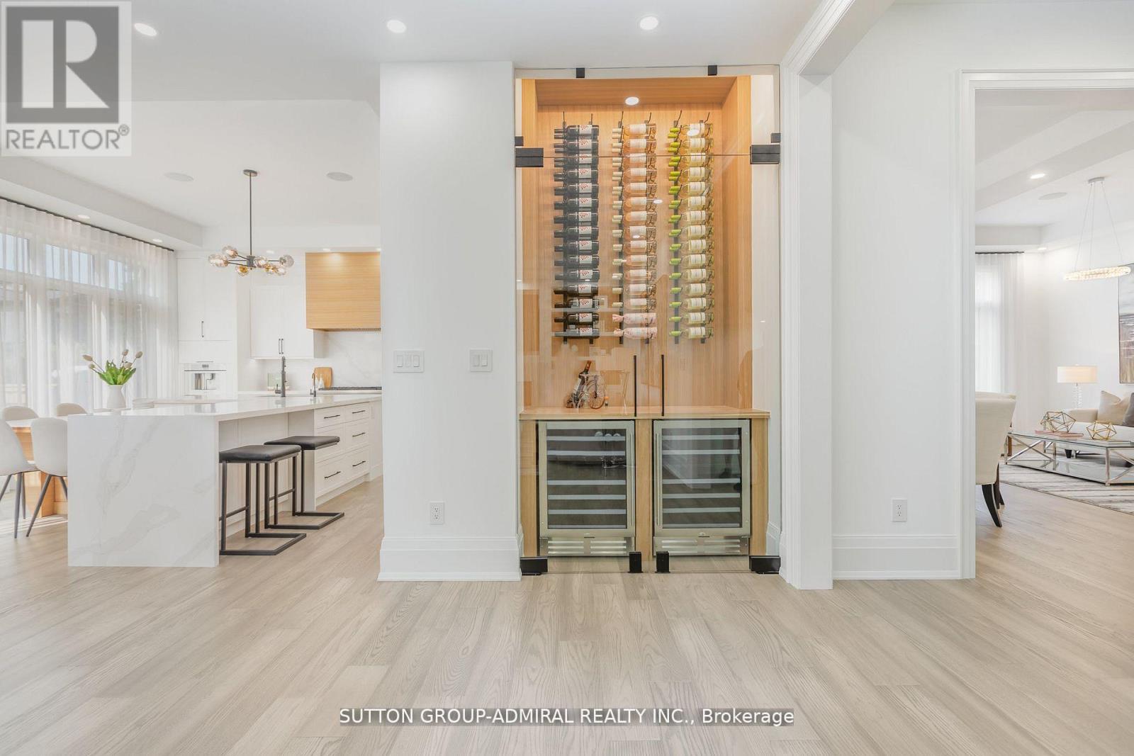 125 REGINA AVENUE - 9