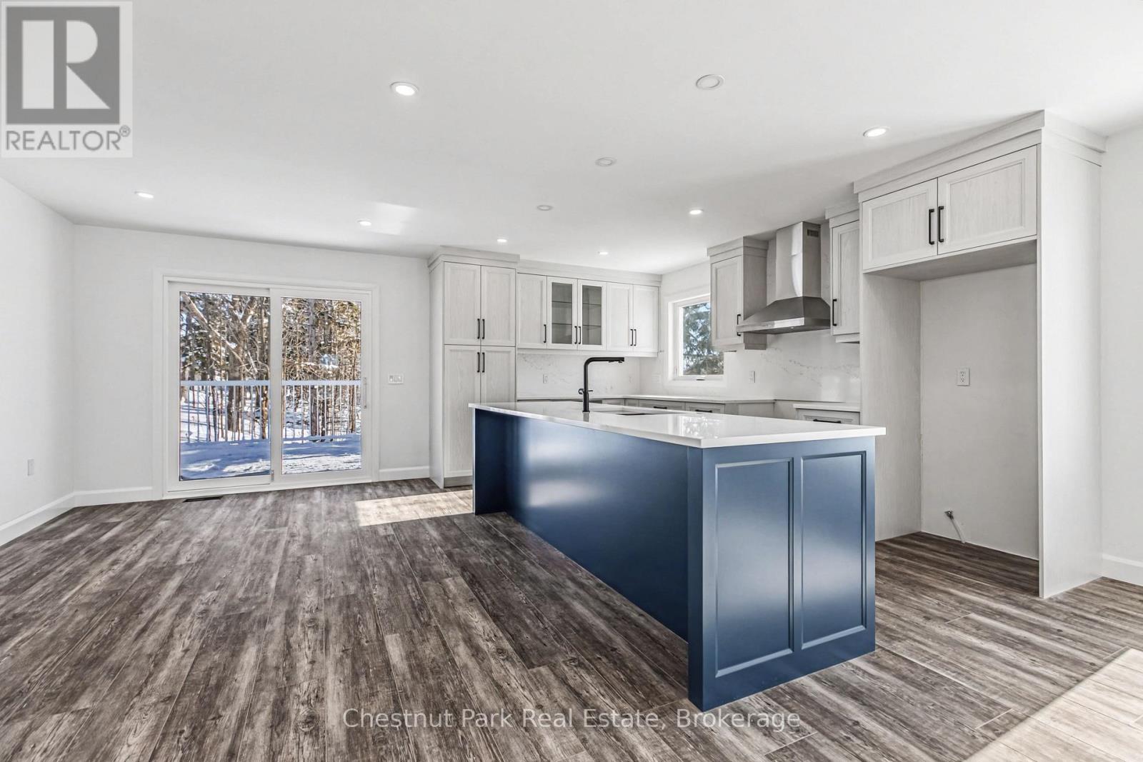 307 1ST AVENUE S - Image 17