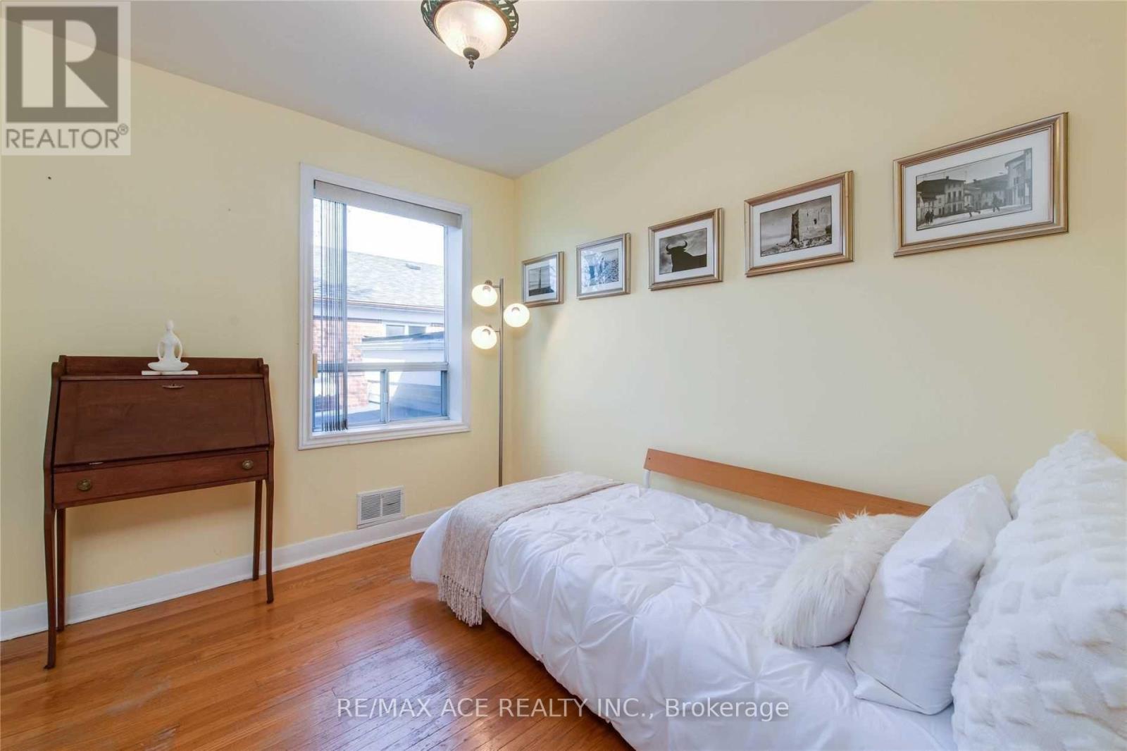3715 ST CLAIR AVENUE E - 10