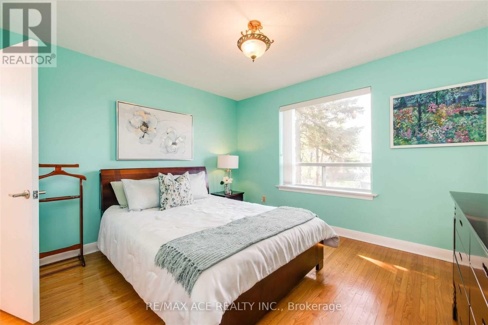 3715 ST CLAIR AVENUE E - 8