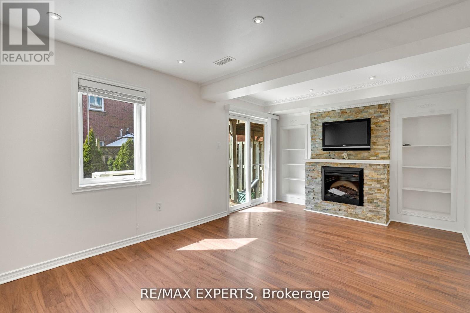 #61 19 FOXCHASE AVENUE - 29