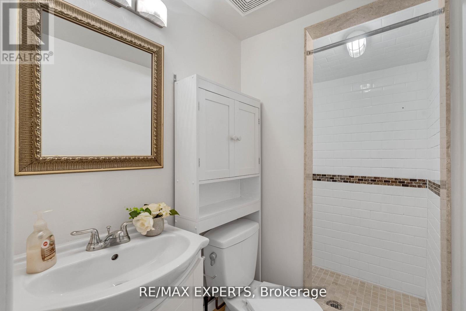 #61 19 FOXCHASE AVENUE - 31