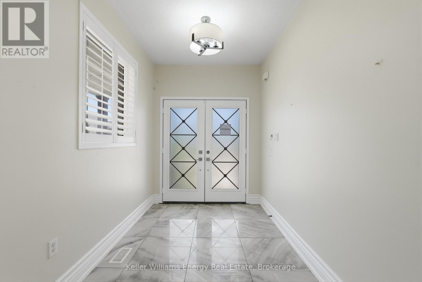 1633 GRANDVIEW STREET N - 2