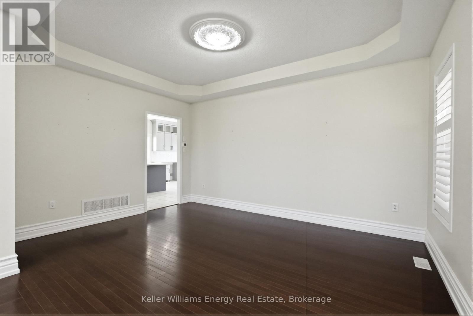 1633 GRANDVIEW STREET N - 6