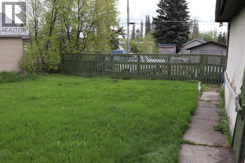 4723 5 Avenue - 15