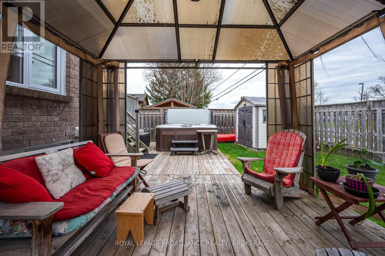 1048 PALMERSTON CRESCENT - 9