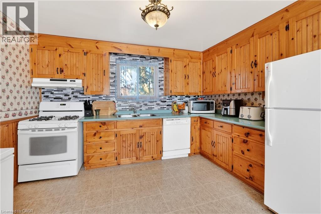 520 ALDER Street E - 6