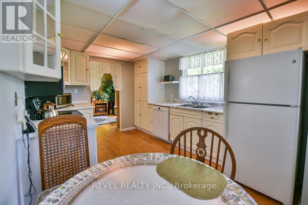 222 EARL STREET W
