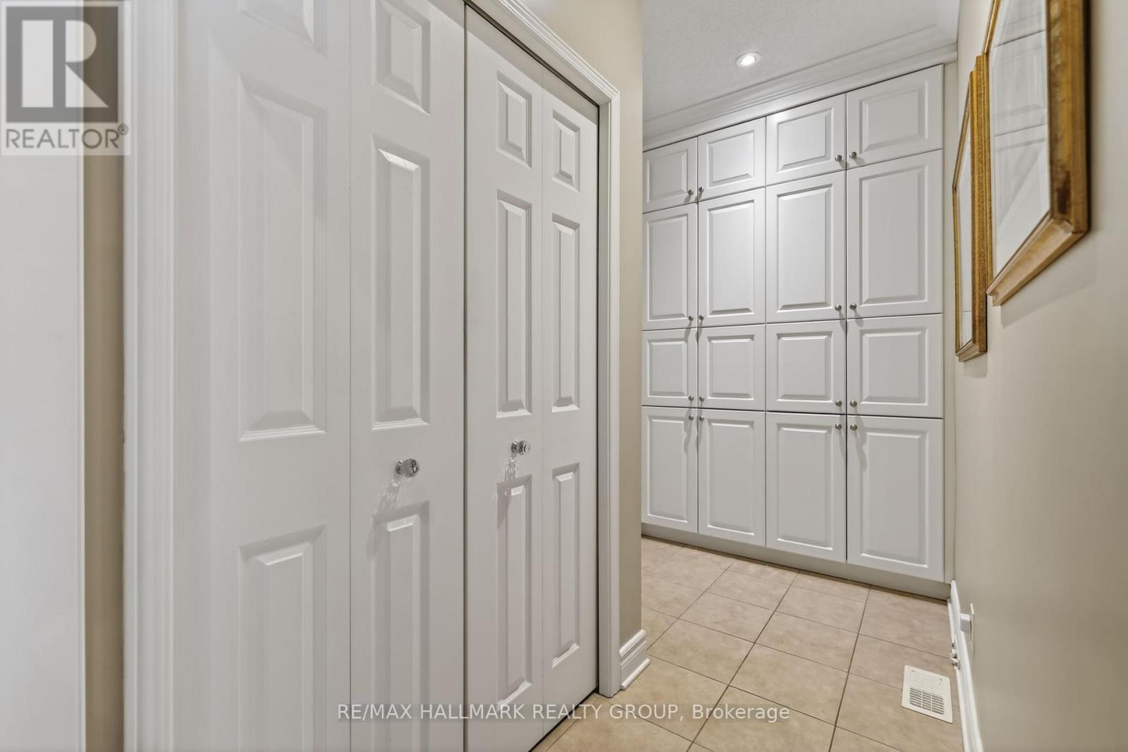 912 EASTBORO AVENUE - 25