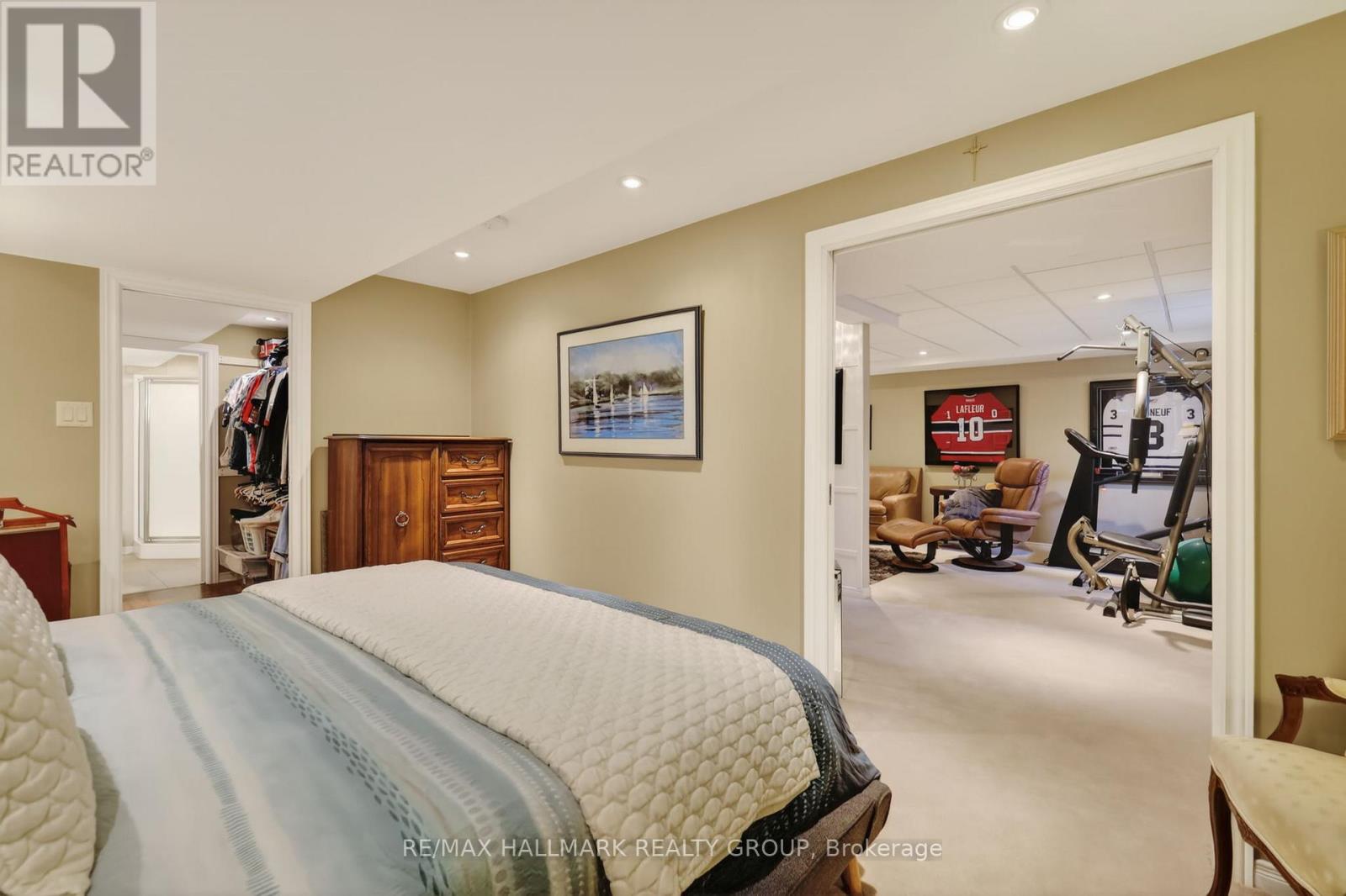 912 EASTBORO AVENUE - 32