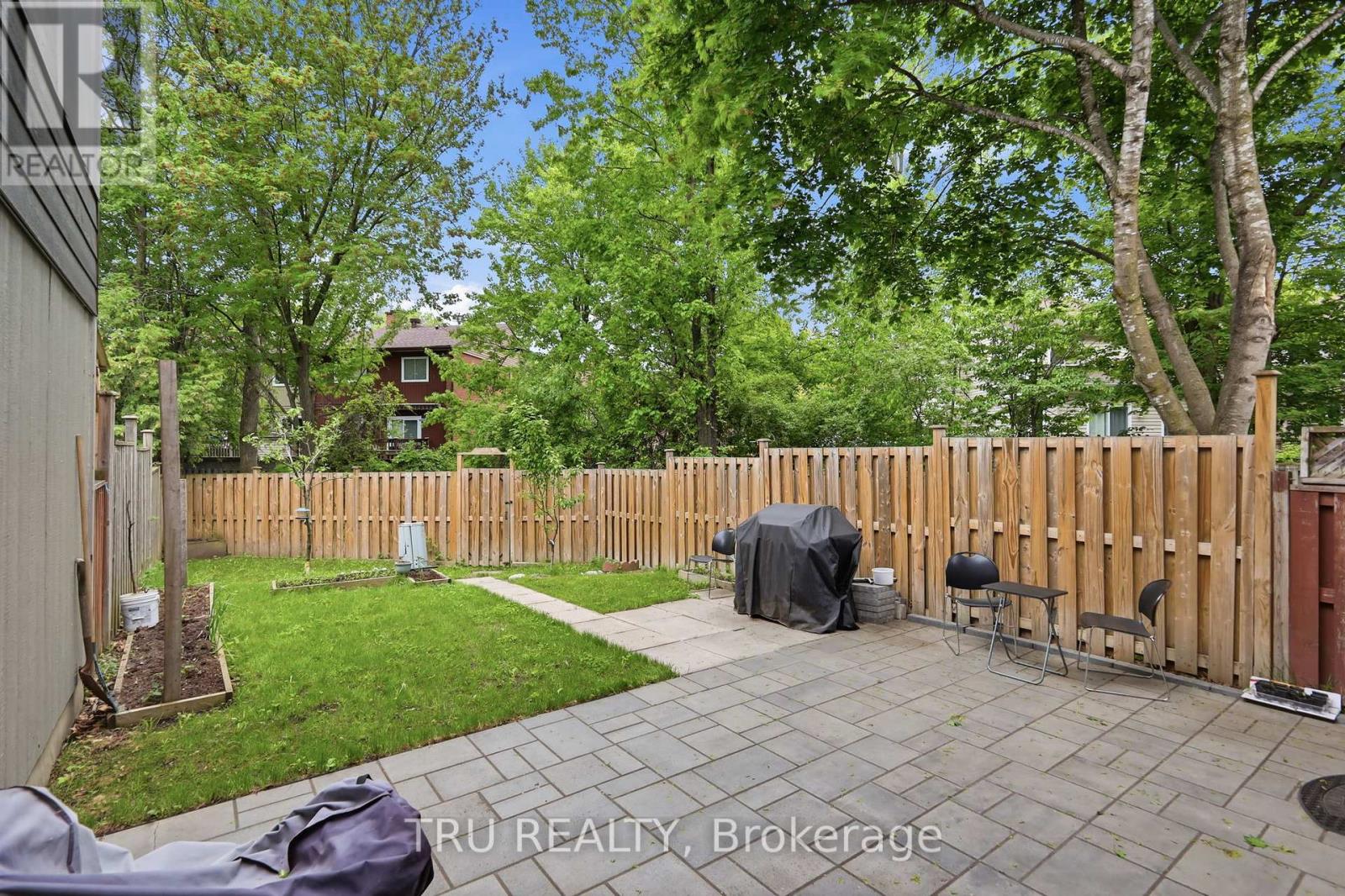4 Bed, 2 Bath House for Sale in Ottawa – 37 – 24 COMPATA WAY, Ottawa – MLS# X13228104 - Image 36