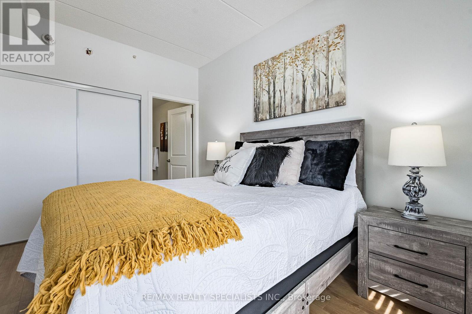 #221 640 SAUVE STREET - 21