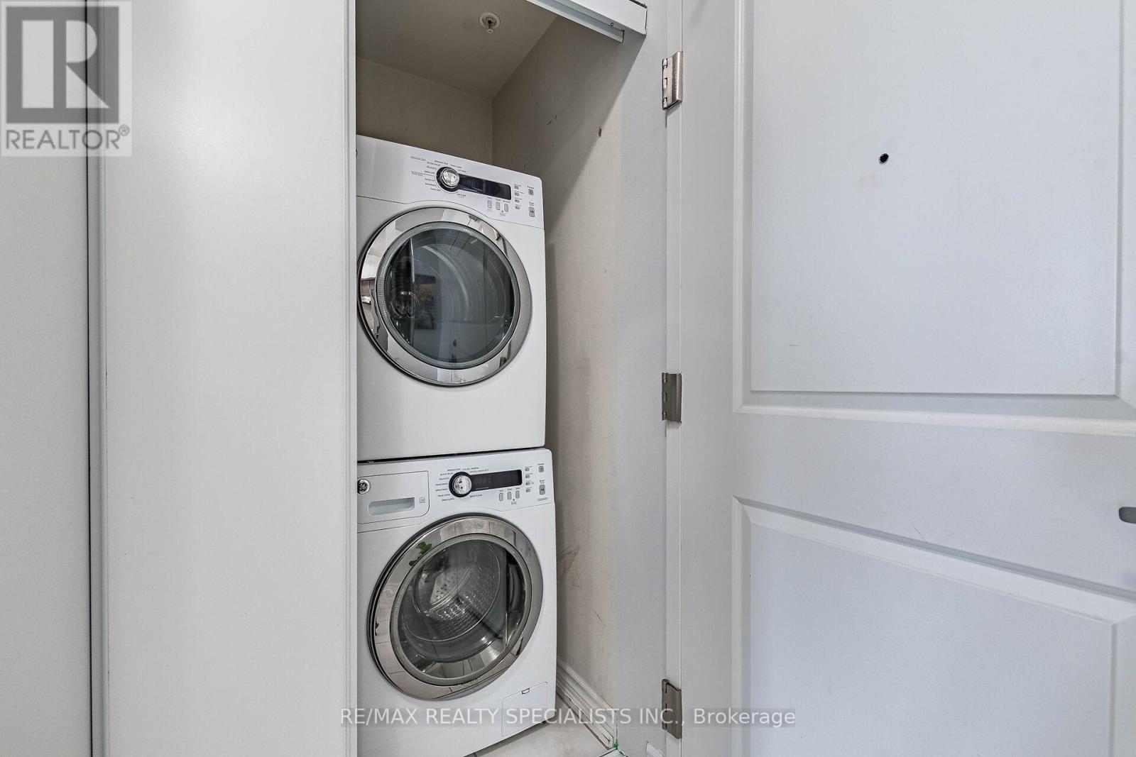 #221 640 SAUVE STREET - 28