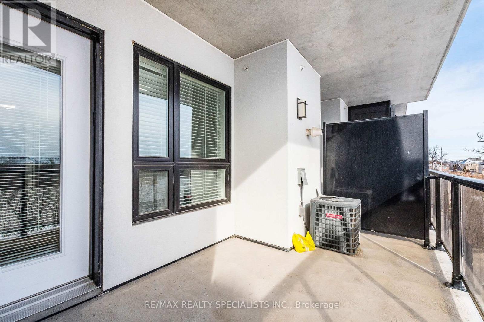 #221 640 SAUVE STREET - 31