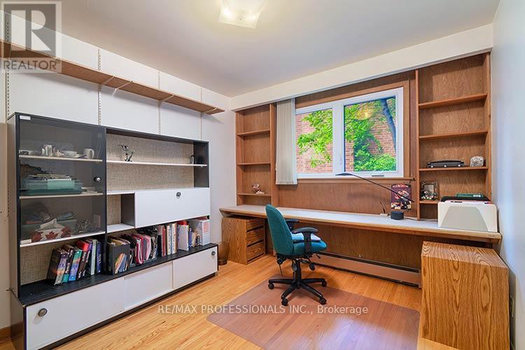 7 CHERRY POST CRESCENT - 34