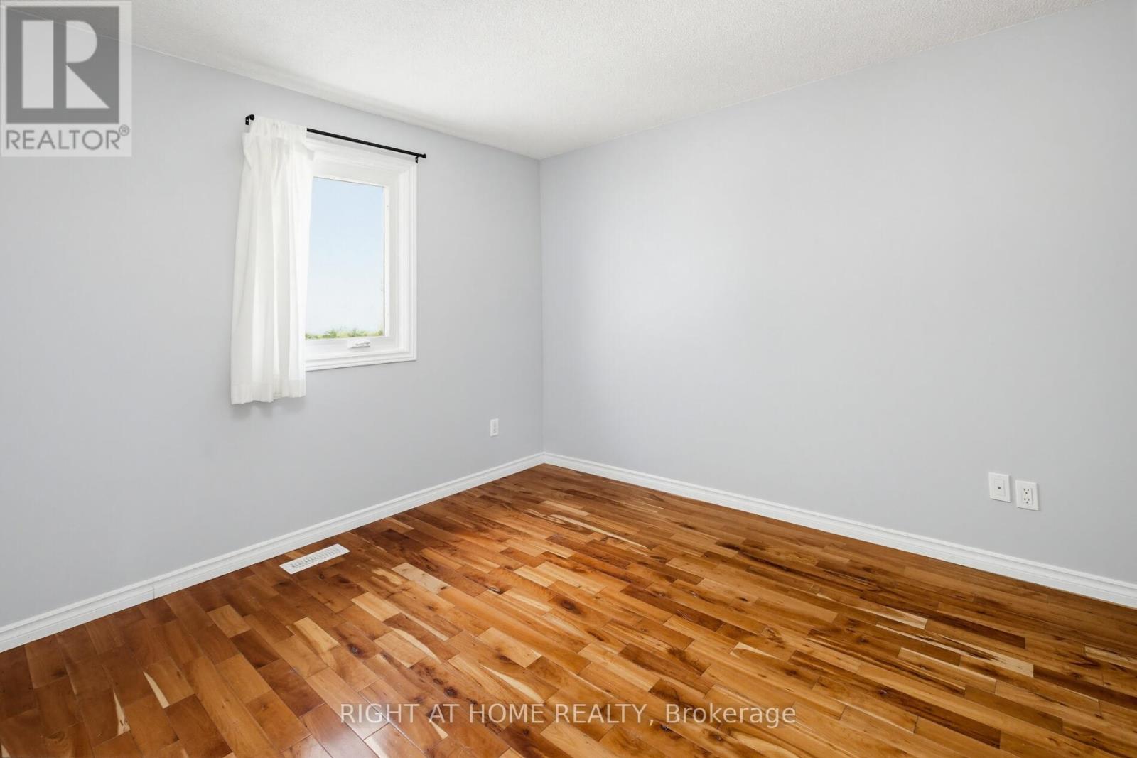 16 MARENGO COURT S - 18
