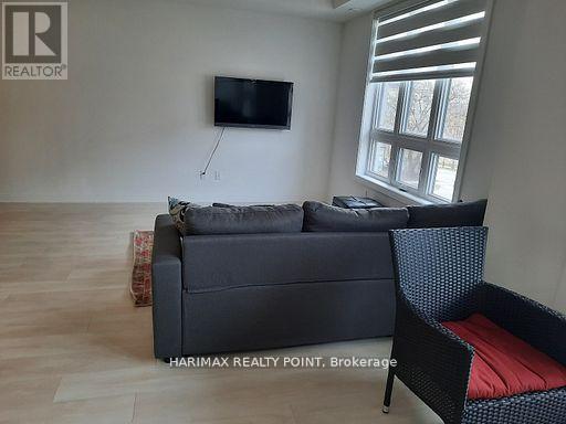 #8 4015 HICKORY DRIVE - 14