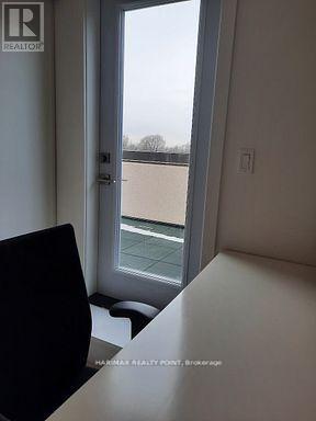#8 4015 HICKORY DRIVE - 23