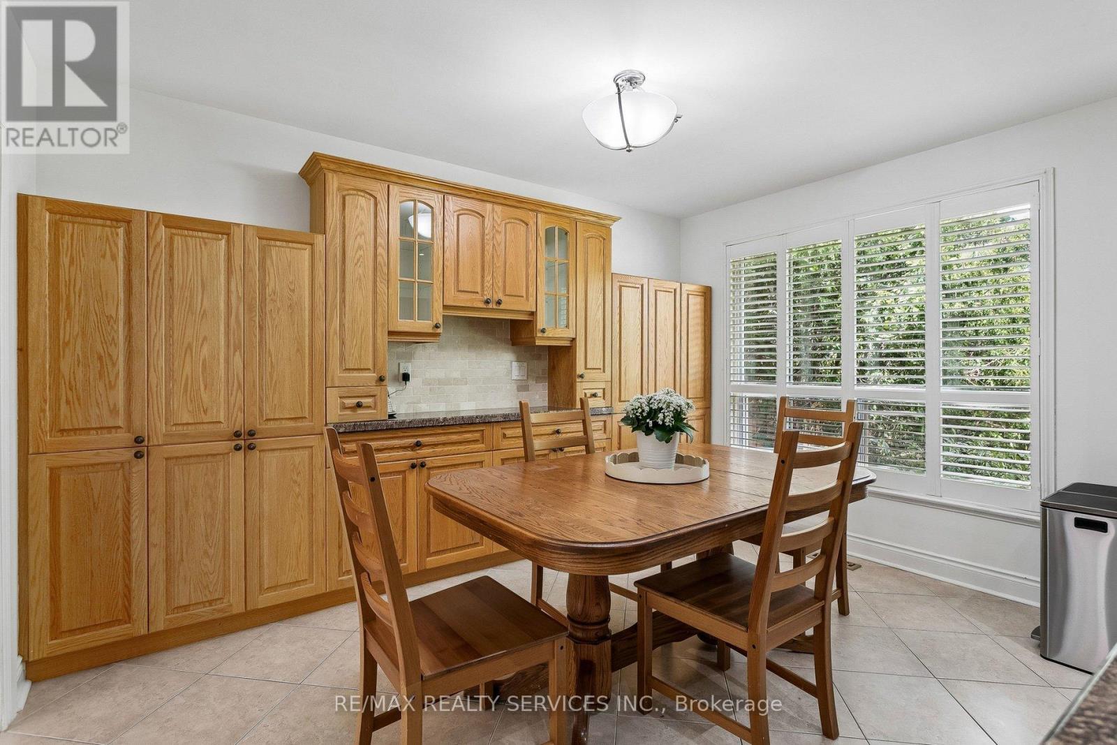 42 WATSON CRESCENT - 14