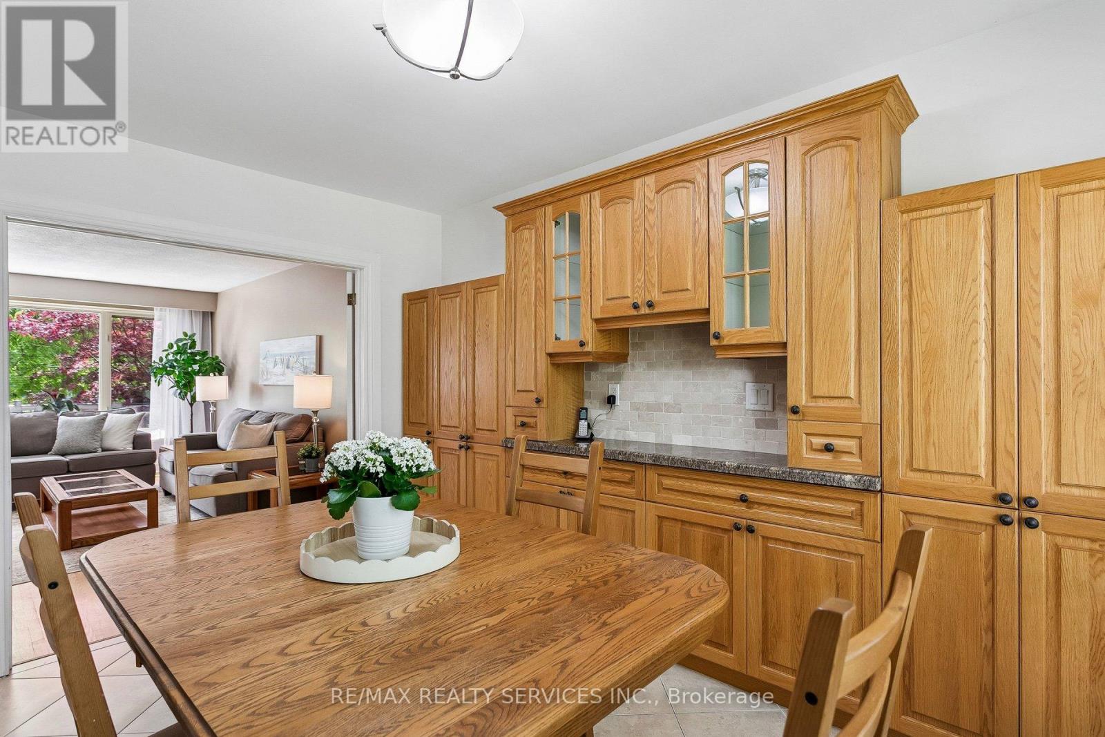 42 WATSON CRESCENT - 15