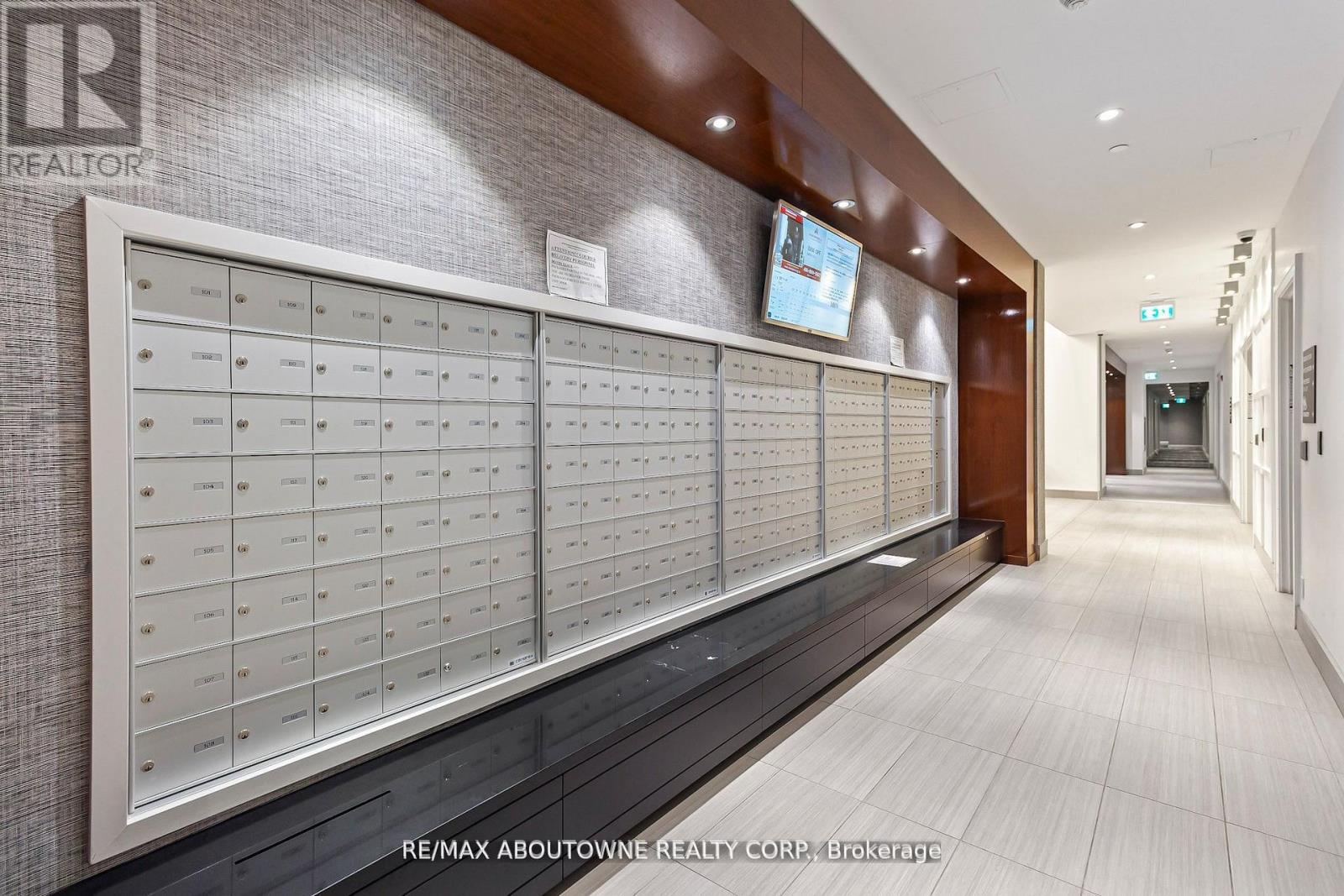 #121 102 GROVEWOOD COMMON - 23
