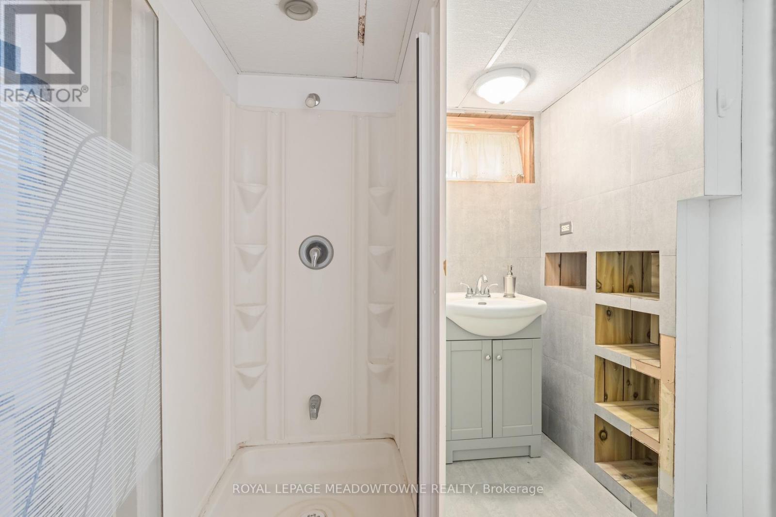 24 GOWER ROAD - 24
