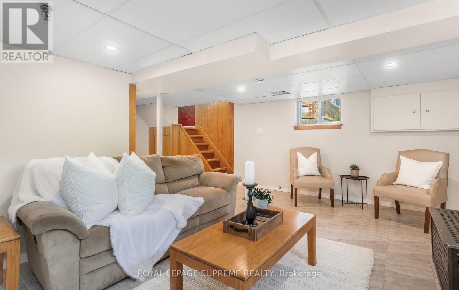 16 EAST DRIVE - 28