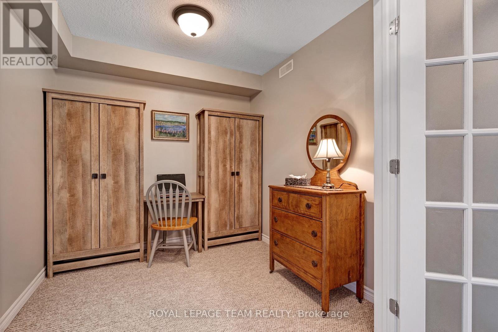 #209 398 VAN BUREN STREET - 4