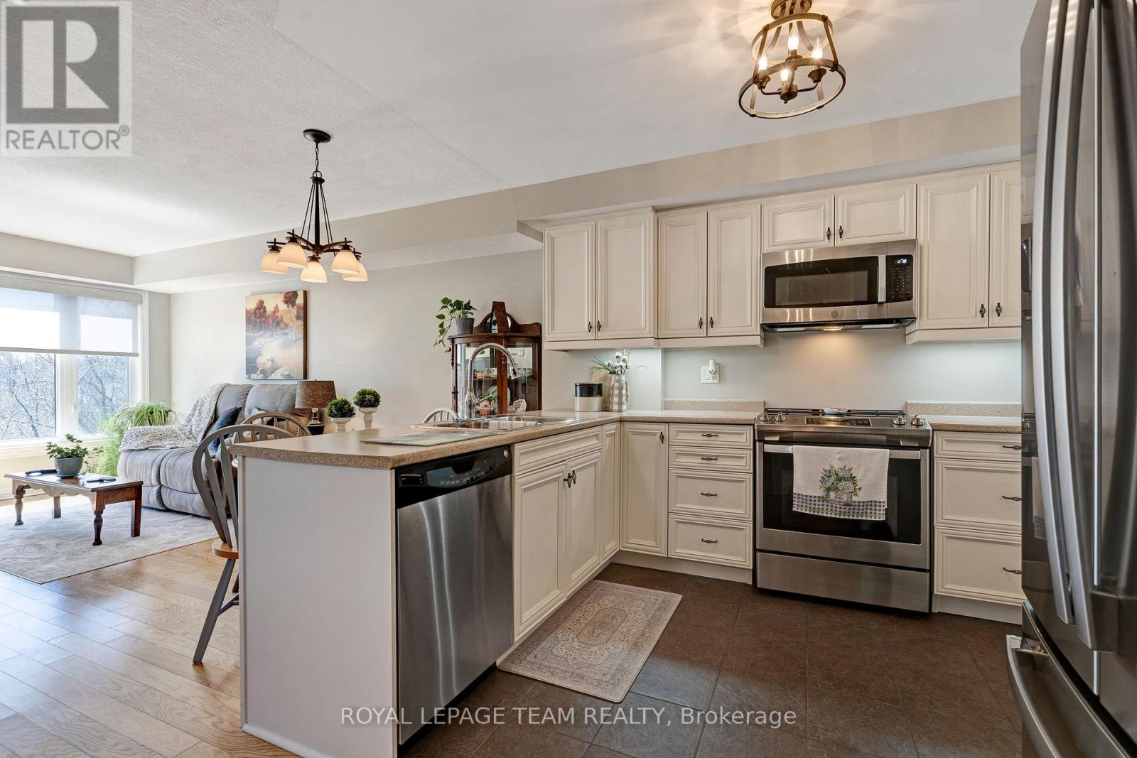 #209 398 VAN BUREN STREET - 7
